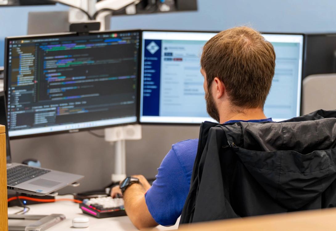 IT-cyber-security-engineer-working-on-a-client-project